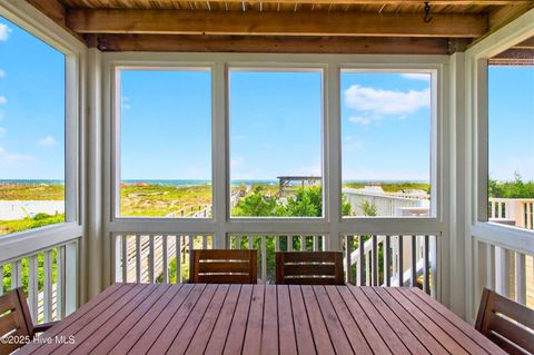 Single Family Residence in Holden Beach NC 1129 Ocean Boulevard 16.jpg
