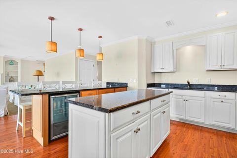 Single Family Residence in Holden Beach NC 1129 Ocean Boulevard 14.jpg