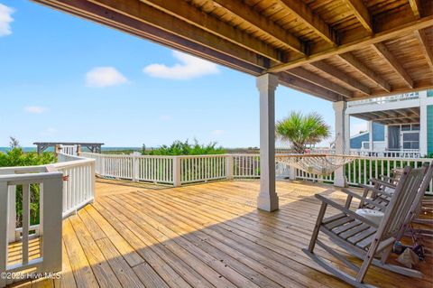 Single Family Residence in Holden Beach NC 1129 Ocean Boulevard 19.jpg
