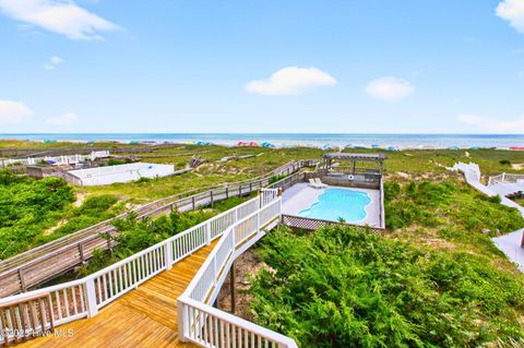 Single Family Residence in Holden Beach NC 1129 Ocean Boulevard 21.jpg