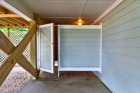 Single Family Residence in Holden Beach NC 1129 Ocean Boulevard 59.jpg