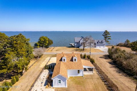 Single Family Residence in Aydlett NC 292 Narrow Shore Road.jpg