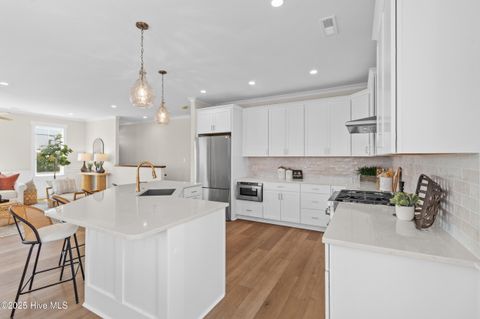 Single Family Residence in Carolina Beach NC 1514 Mackerel Lane 10.jpg