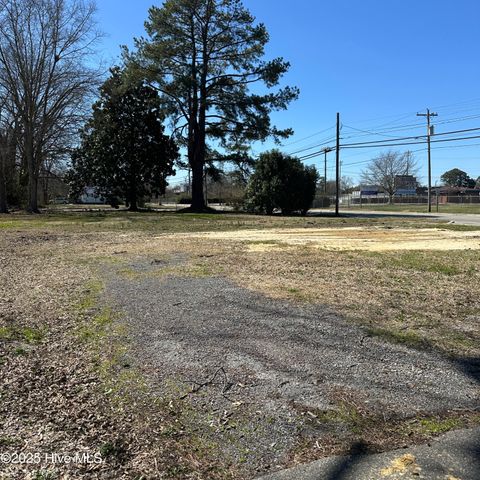  in Edenton NC 708 N Oakum Street.jpg