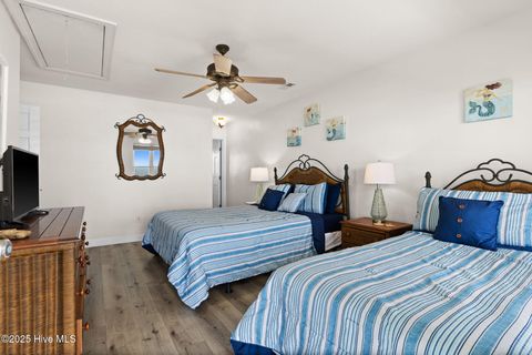 Single Family Residence in Holden Beach NC 533 Ocean Boulevard 36.jpg