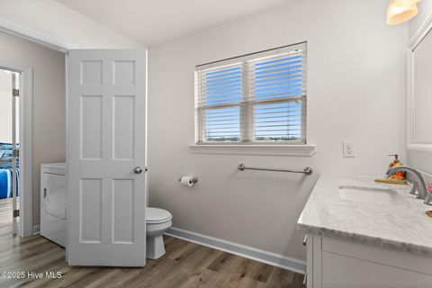 Single Family Residence in Holden Beach NC 533 Ocean Boulevard 38.jpg