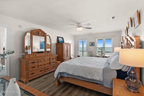Single Family Residence in Holden Beach NC 533 Ocean Boulevard 28.jpg