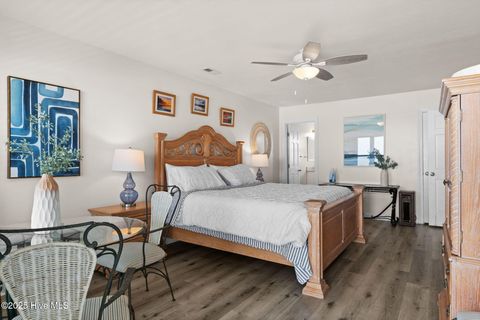Single Family Residence in Holden Beach NC 533 Ocean Boulevard 31.jpg