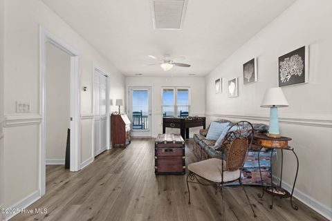 Single Family Residence in Holden Beach NC 533 Ocean Boulevard 25.jpg