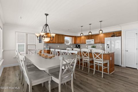 Single Family Residence in Holden Beach NC 533 Ocean Boulevard 12.jpg