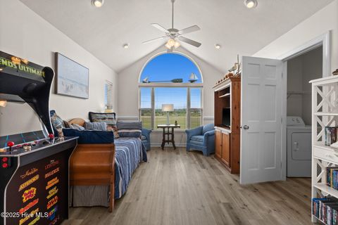 Single Family Residence in Holden Beach NC 533 Ocean Boulevard 26.jpg