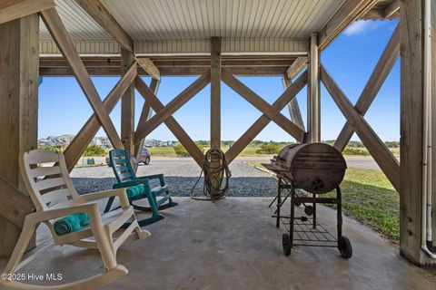 Single Family Residence in Holden Beach NC 533 Ocean Boulevard 52.jpg
