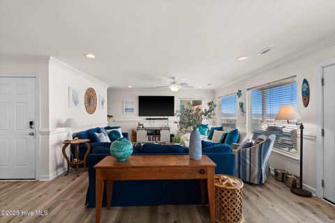 Single Family Residence in Holden Beach NC 533 Ocean Boulevard 10.jpg