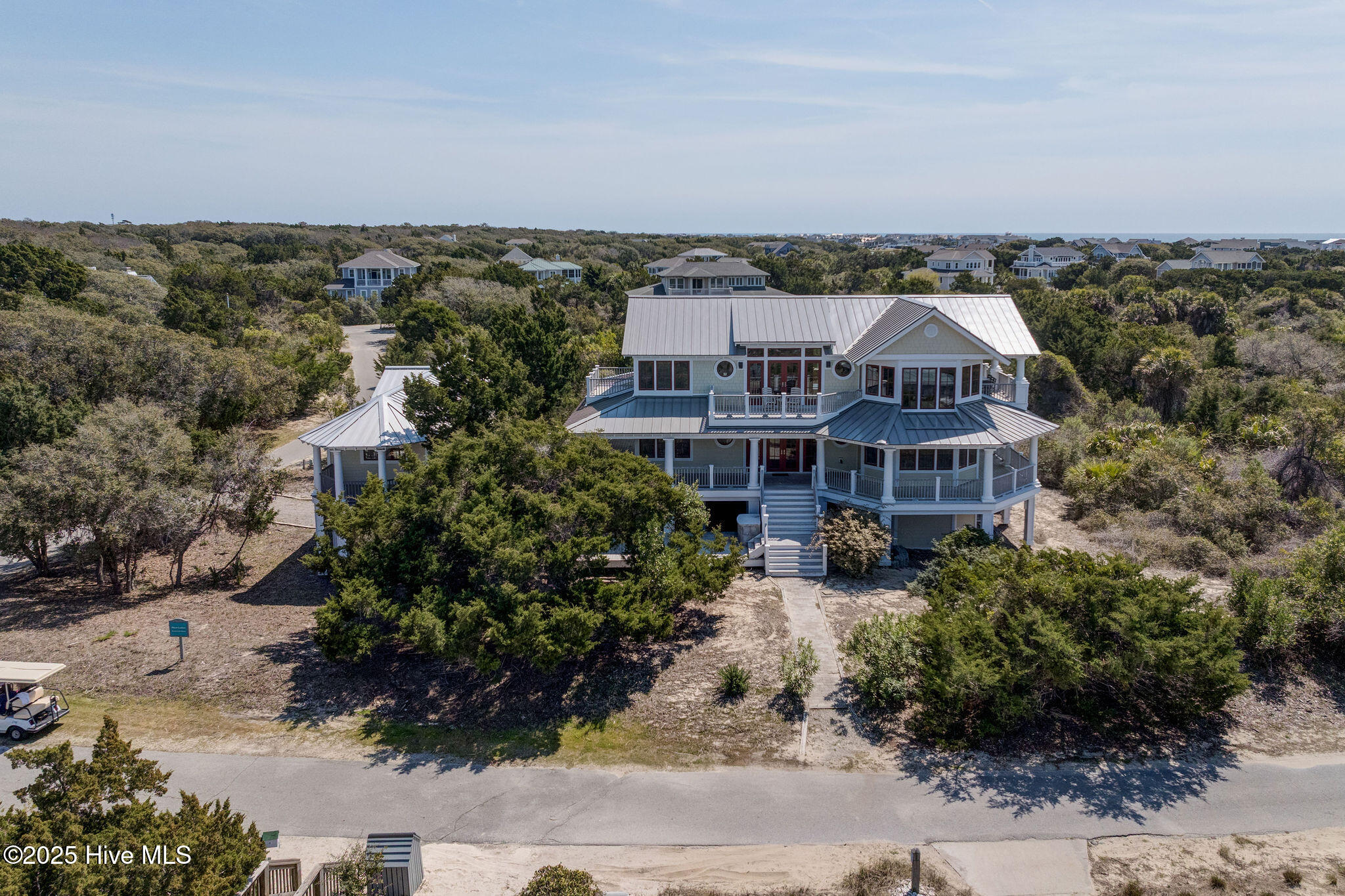 Single Family Residence in Bald Head Island NC 20 Cape Fear Trail 4.jpg