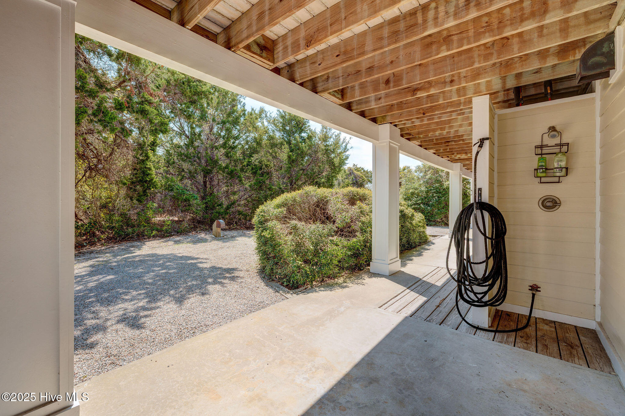 Single Family Residence in Bald Head Island NC 20 Cape Fear Trail 106.jpg