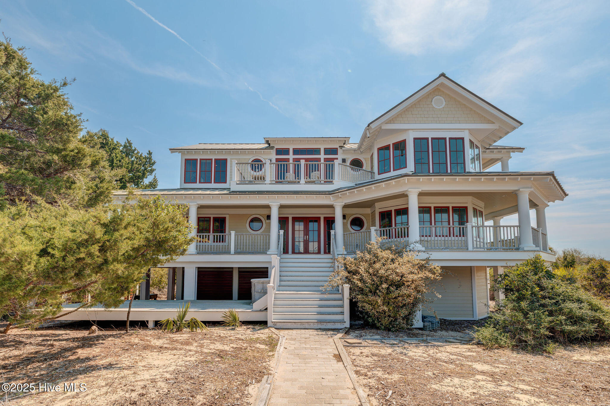 Single Family Residence in Bald Head Island NC 20 Cape Fear Trail 0.jpg
