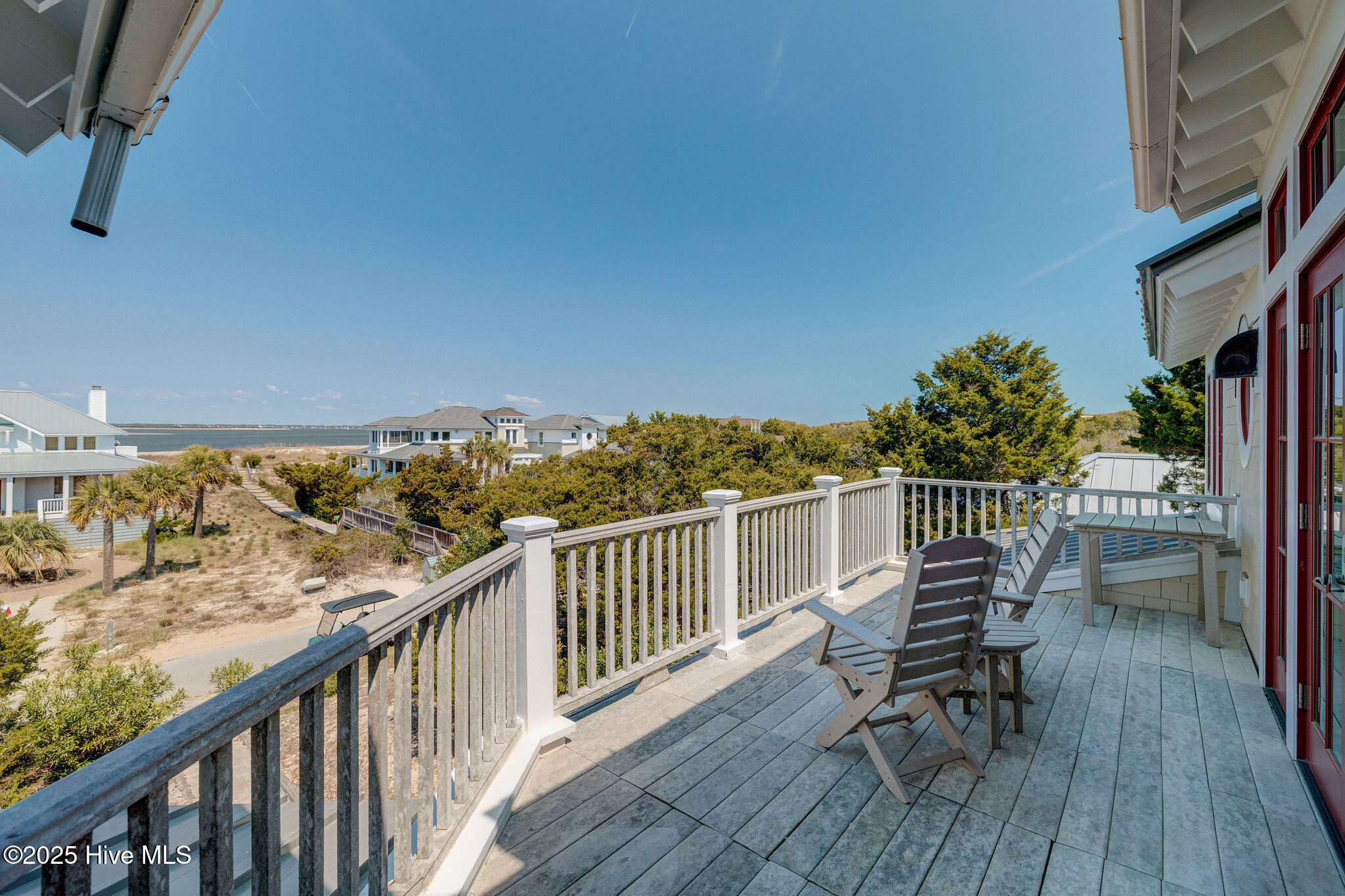 Single Family Residence in Bald Head Island NC 20 Cape Fear Trail 3.jpg