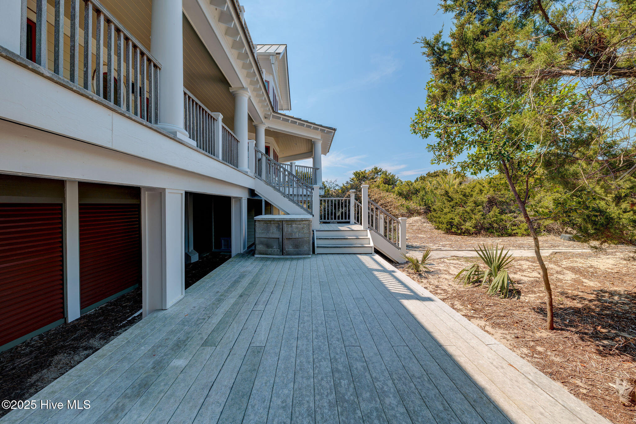 Single Family Residence in Bald Head Island NC 20 Cape Fear Trail 104.jpg