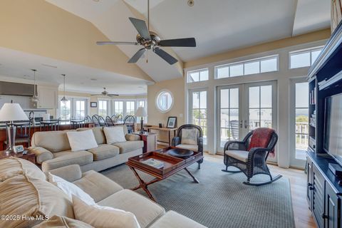 Single Family Residence in Bald Head Island NC 20 Cape Fear Trail 8.jpg