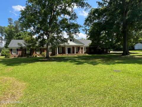 Single Family Residence in Whiteville NC 518 Edgewood Circle.jpg