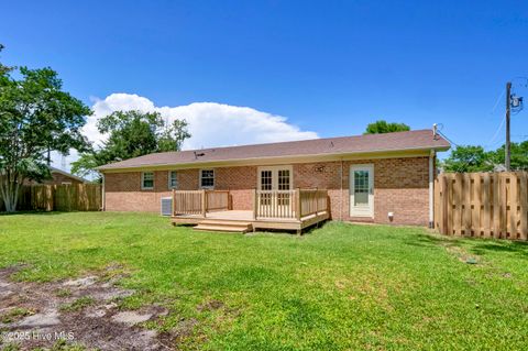 Single Family Residence in Carolina Beach NC 805 Hamlet Avenue 21.jpg