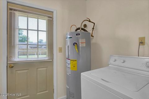 Single Family Residence in Carolina Beach NC 805 Hamlet Avenue 13.jpg