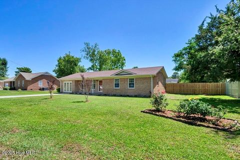 Single Family Residence in Carolina Beach NC 805 Hamlet Avenue 4.jpg