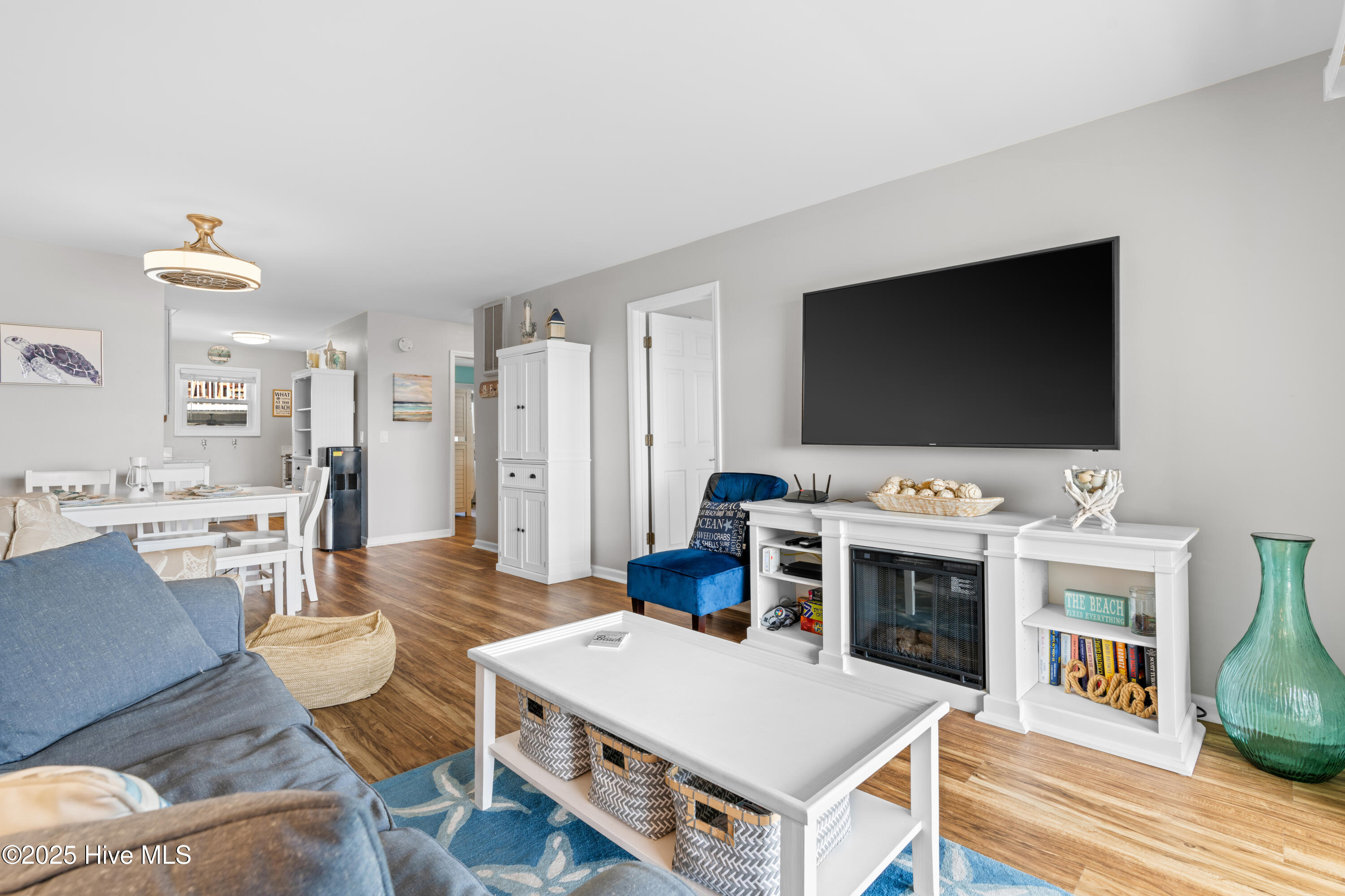 Condominium in Carolina Beach NC 407 Carolina Beach Avenue #1c 16.jpg