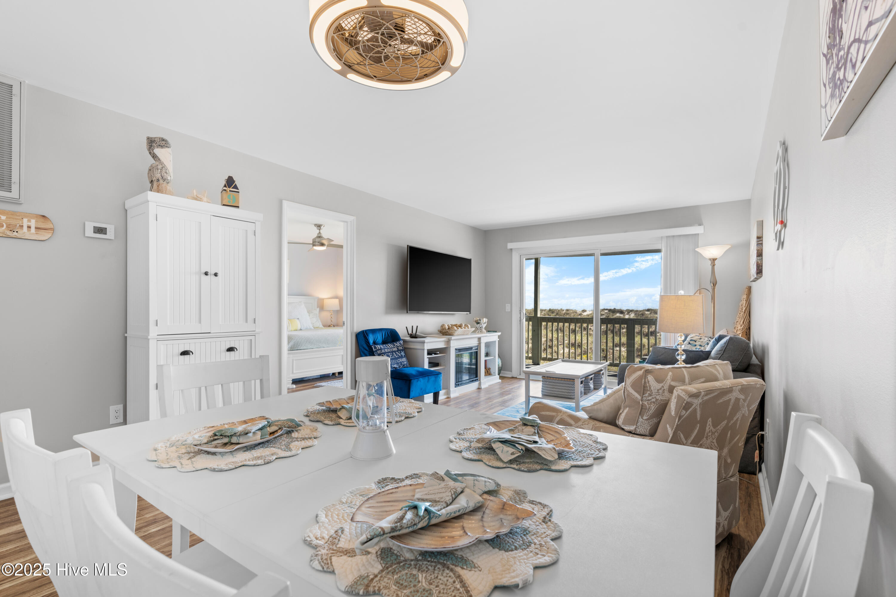 Condominium in Carolina Beach NC 407 Carolina Beach Avenue #1c 6.jpg