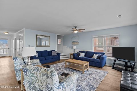 Single Family Residence in Holden Beach NC 557 Ocean Boulevard 6.jpg