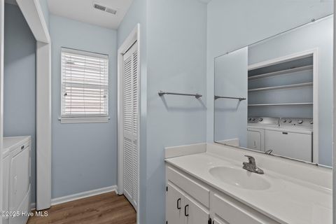 Single Family Residence in Holden Beach NC 557 Ocean Boulevard 24.jpg