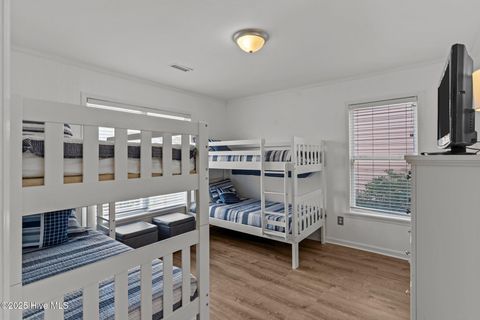 Single Family Residence in Holden Beach NC 557 Ocean Boulevard 23.jpg
