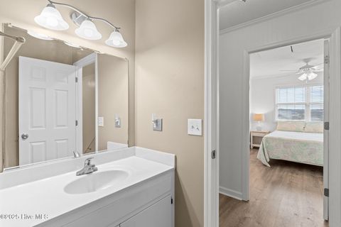 Single Family Residence in Holden Beach NC 557 Ocean Boulevard 28.jpg