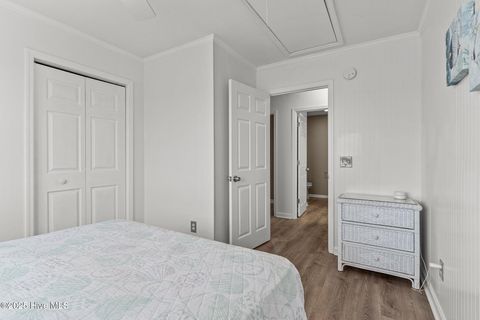 Single Family Residence in Holden Beach NC 557 Ocean Boulevard 30.jpg