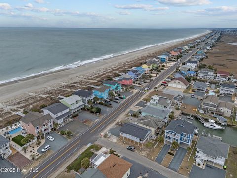 Single Family Residence in Holden Beach NC 557 Ocean Boulevard 53.jpg