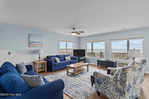 Single Family Residence in Holden Beach NC 557 Ocean Boulevard 3.jpg