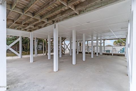 Single Family Residence in Holden Beach NC 557 Ocean Boulevard 56.jpg