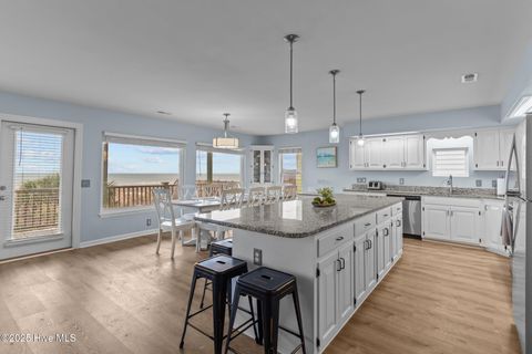 Single Family Residence in Holden Beach NC 557 Ocean Boulevard 7.jpg