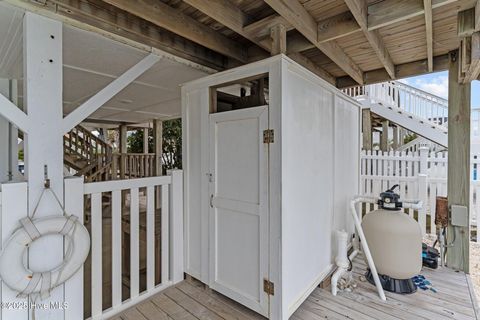 Single Family Residence in Holden Beach NC 557 Ocean Boulevard 58.jpg