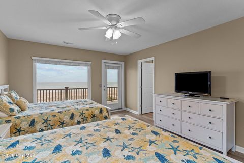 Single Family Residence in Holden Beach NC 557 Ocean Boulevard 21.jpg