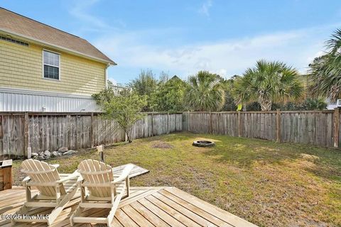 Single Family Residence in Carolina Beach NC 112 Palm Breeze Drive 33.jpg