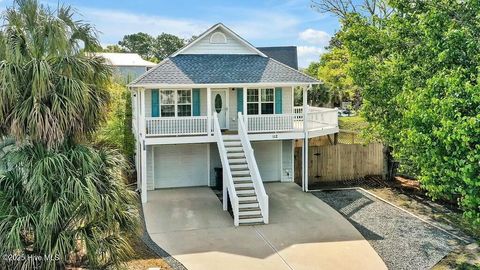Single Family Residence in Carolina Beach NC 112 Palm Breeze Drive.jpg