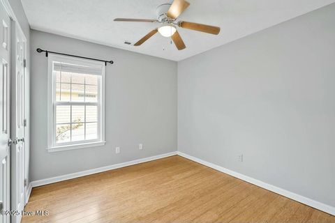 Single Family Residence in Carolina Beach NC 112 Palm Breeze Drive 19.jpg