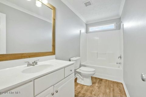 Single Family Residence in Carolina Beach NC 112 Palm Breeze Drive 18.jpg