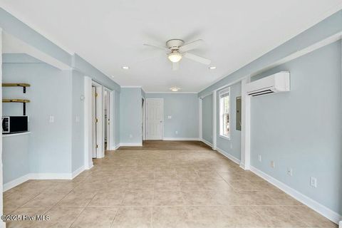 Single Family Residence in Carolina Beach NC 112 Palm Breeze Drive 26.jpg