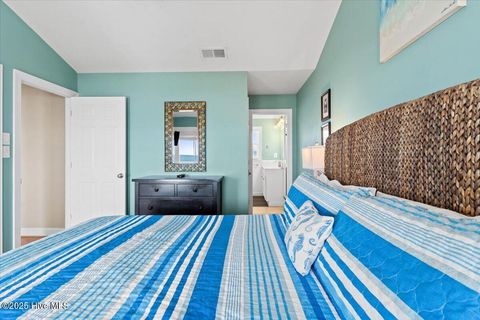 Single Family Residence in Holden Beach NC 1033 Ocean Boulevard 23.jpg
