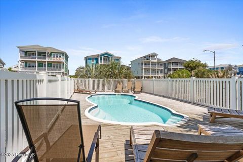 Single Family Residence in Holden Beach NC 1033 Ocean Boulevard 4.jpg