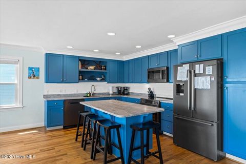 Single Family Residence in Holden Beach NC 1033 Ocean Boulevard 12.jpg
