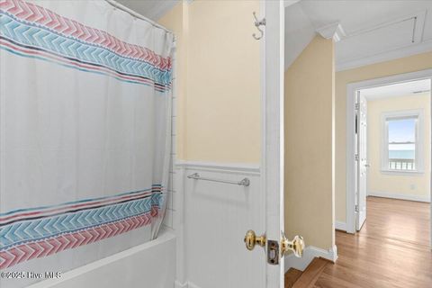 Single Family Residence in Holden Beach NC 1033 Ocean Boulevard 30.jpg