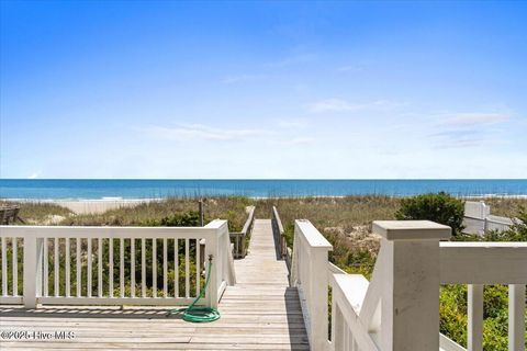 Single Family Residence in Holden Beach NC 1033 Ocean Boulevard 8.jpg
